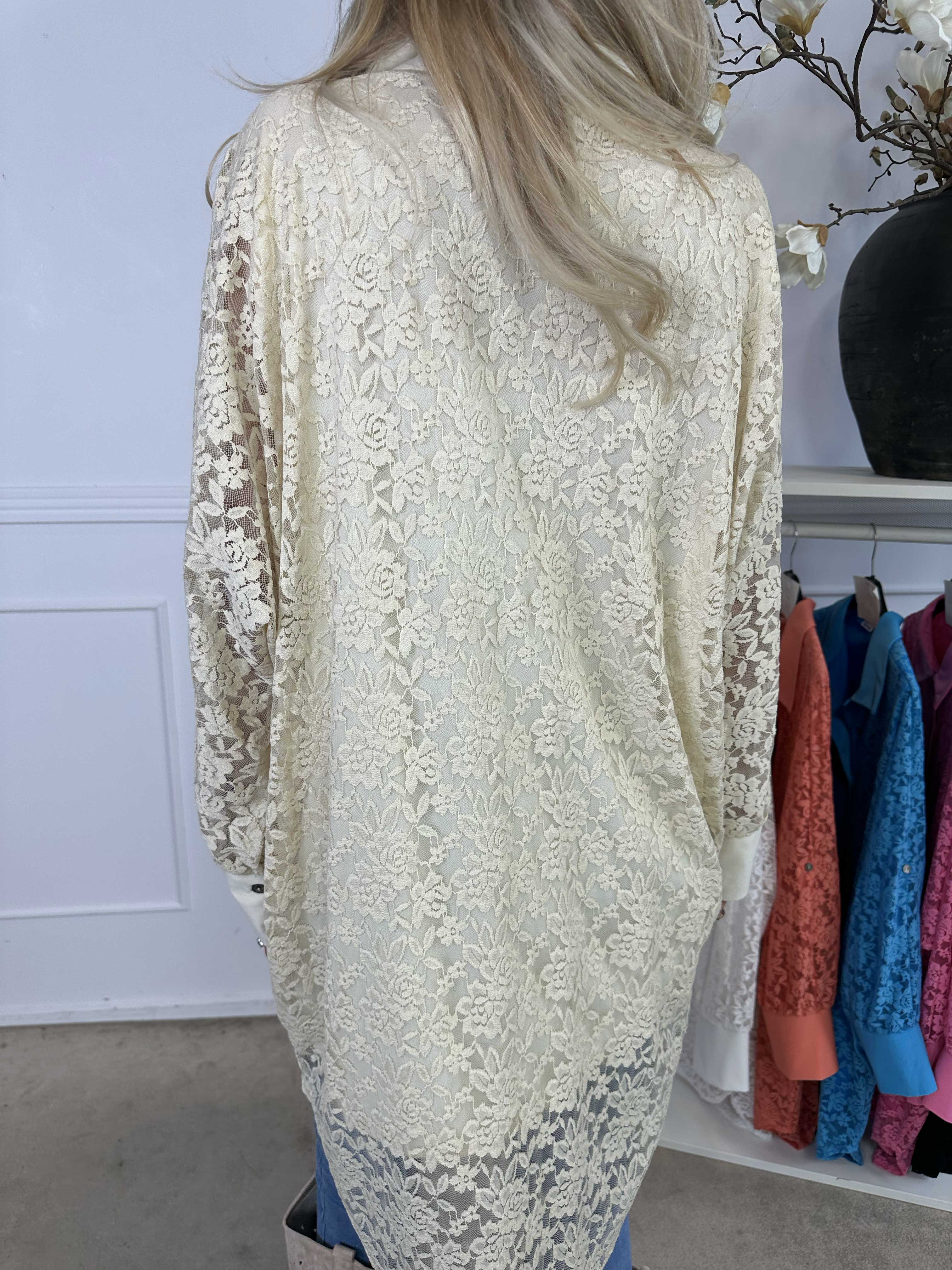 Katherine - Sød skjorte i blonder